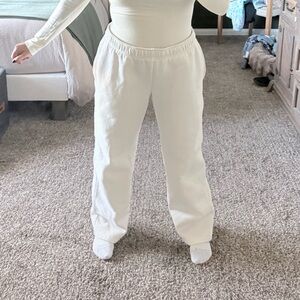 ARITZIA COZY SWEATFLEECE MEGA JOGGER COLOR BONE SIZE L
